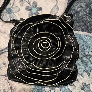 Floral design crossbody Bag EUC